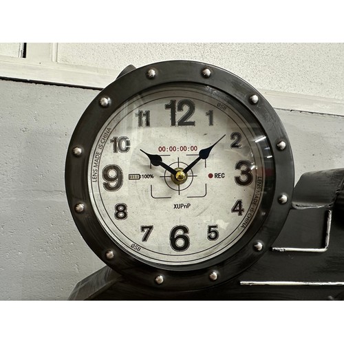 3185 - A cinema reel clock