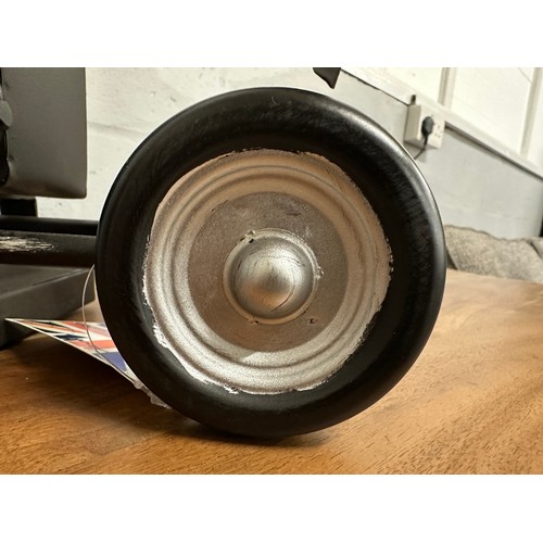 3185 - A cinema reel clock