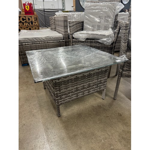 3041 - A three piece all weather rattan set