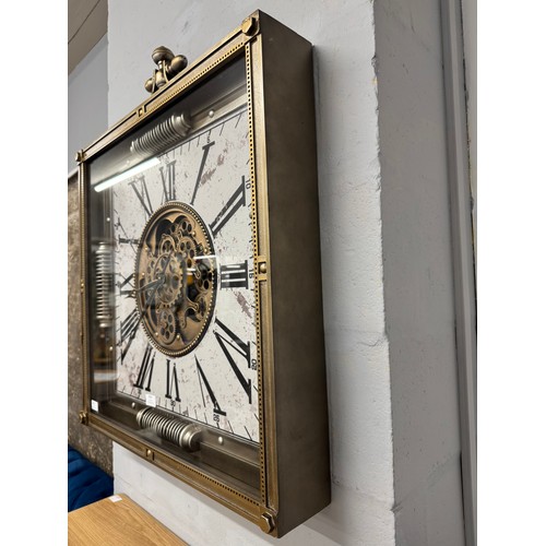 3063 - A square moving gears clock