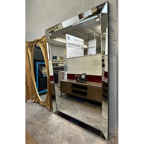 3186 - A 6ft x 4ft venetian style mirror