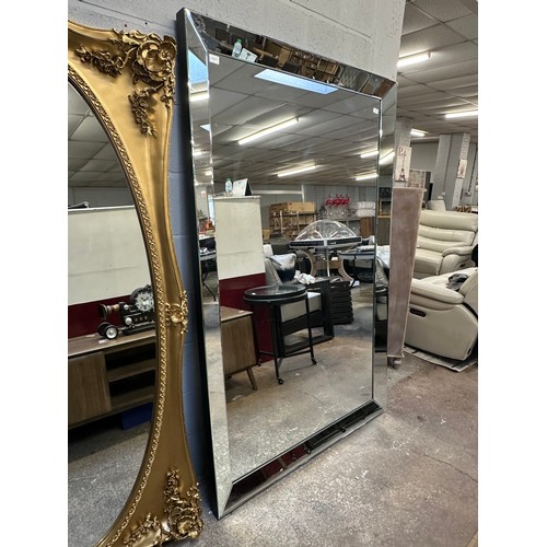3186 - A 6ft x 4ft venetian style mirror