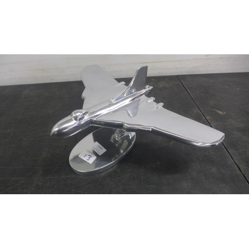 5098 - An Aluminium Vulcan bomber model *This lot is subject to VAT