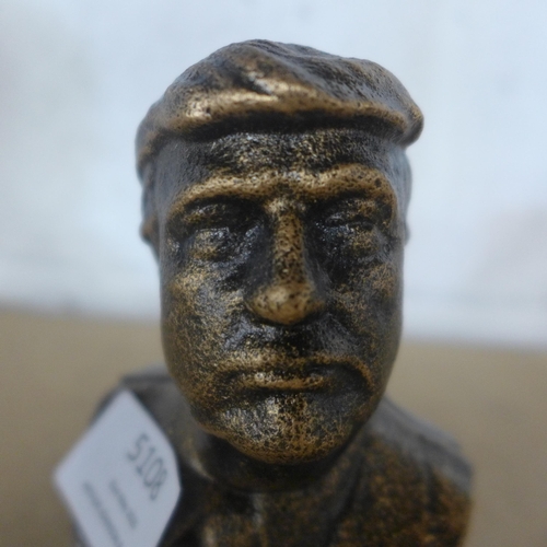 5108 - A small cast metal Donald Trump bust  *This lot is subject to VAT
