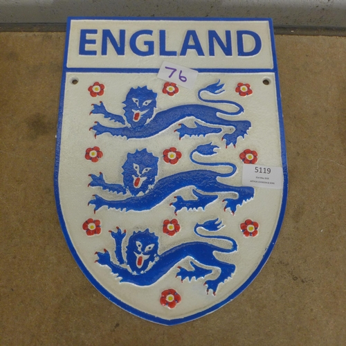 5119 - A cast metal England Football wall plaque  *This lot is subject to VAT