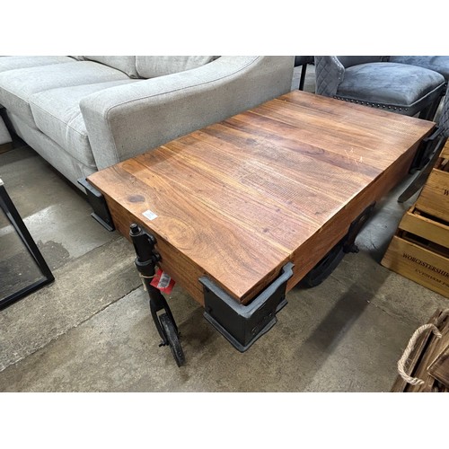 Lot 3028      