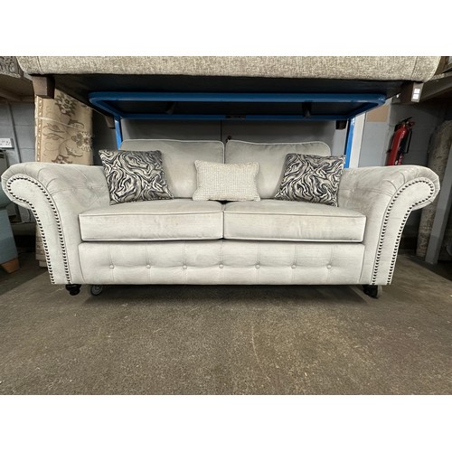 Lot 3048      