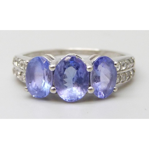 Lot 7038      