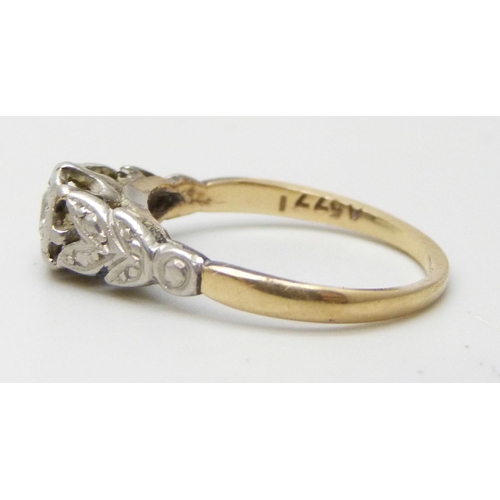 7038 - An 18ct gold and platinum set diamond ring, 2.2g, K/L