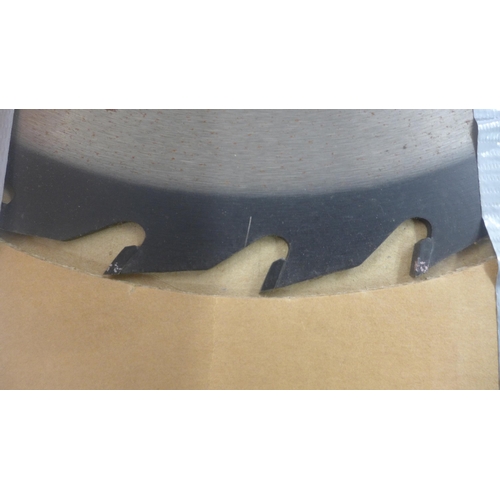 5029 - An English made 350mm diameter steel saw blade with Tungsten carbide tips - unused