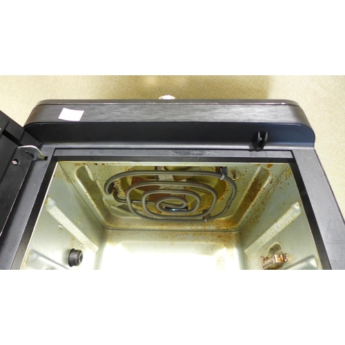 6281 - Instant air fryer oven (360-221) *This lot is subject to VAT