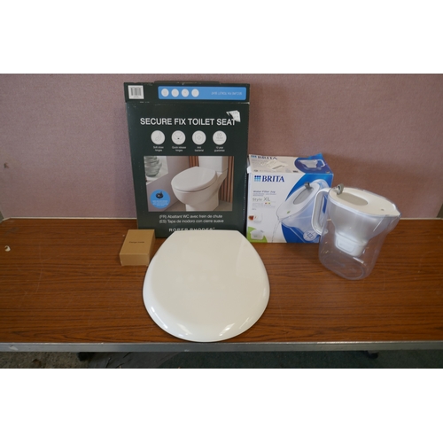 6183 - Roper Rhodes toilet seat secure fix and a Brita Max water jug (Cracked) (359A-25,102) *This lot is s... 