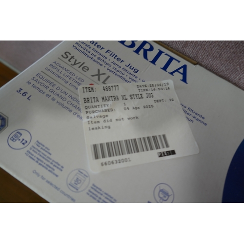 6183 - Roper Rhodes toilet seat secure fix and a Brita Max water jug (Cracked) (359A-25,102) *This lot is s... 