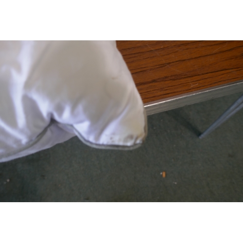 6184 - Two Hotel Grand pillows (359A-82) *This lot is subject to VAT