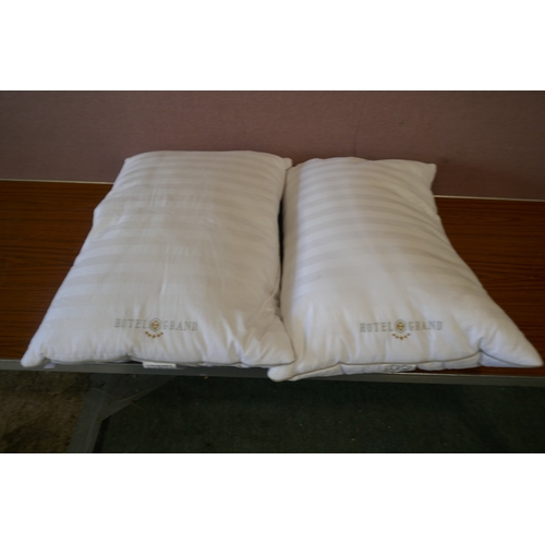 6185 - Two Hotel Grand pillows (359A-81) *This lot is subject to VAT
