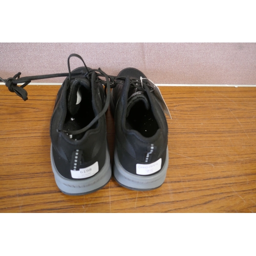 6198 - Two pairs of Khombu men's trainers UK size 9 and 10 *This lot is subject to VAT