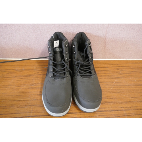 6198 - Two pairs of Khombu men's trainers UK size 9 and 10 *This lot is subject to VAT