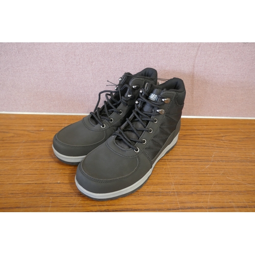 6200 - Khomby mens boot trainers with tags, size 7 *This lot is subject to VAT