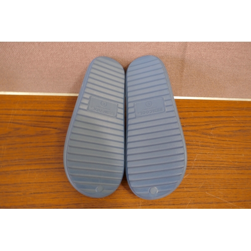 6202 - Two pairs of children's Kirkland Signature boots, size UK 1 and 2 and a pair of children's 32 Degree... 