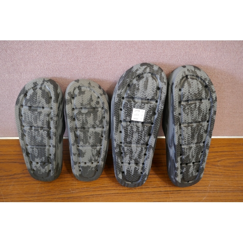 6203 - Two pairs of 32 Degrees sliders, UK size XL and S *This lot is subject to VAT