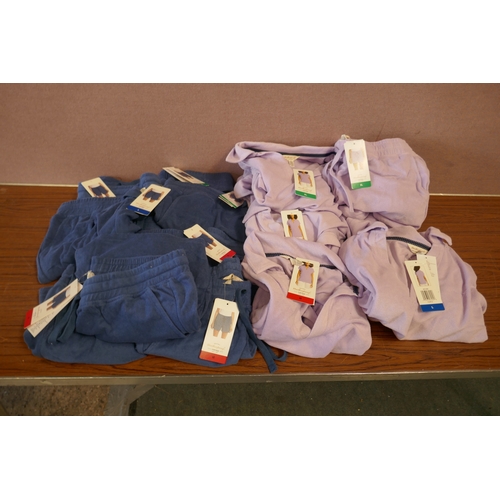 6209 - A quantity of Weatherproof Vintage loungewear, various colours and sizes Mainly with tags *This lot ... 