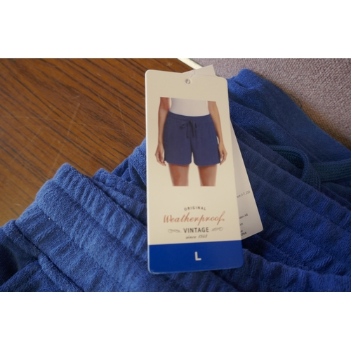 6209 - A quantity of Weatherproof Vintage loungewear, various colours and sizes Mainly with tags *This lot ... 