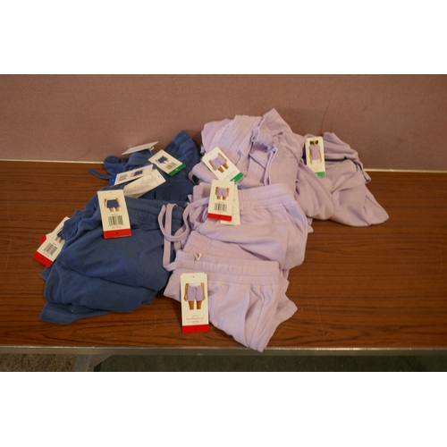 6210 - A quantity of Weatherproof Vintage loungewear, various colours and sizes Mainly with tags *This lot ... 