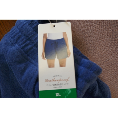 6210 - A quantity of Weatherproof Vintage loungewear, various colours and sizes Mainly with tags *This lot ... 