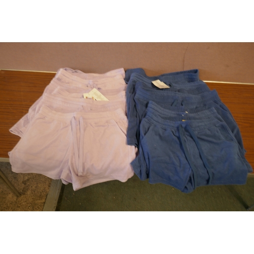 6211 - A quantity of Weatherproof Vintage loungewear, various colours and sizes Mainly with tags *This lot ... 
