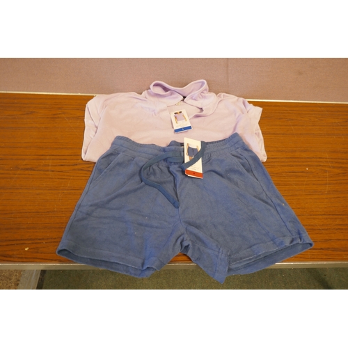 6211 - A quantity of Weatherproof Vintage loungewear, various colours and sizes Mainly with tags *This lot ... 