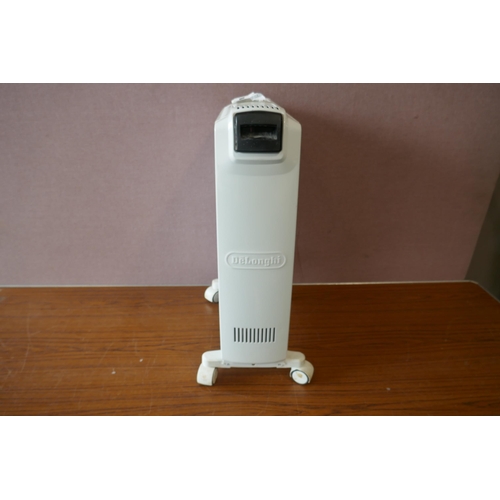 6226 - Two  DeLonghi radiators, (358-525),(360-170)  *This lot is subject to VAT