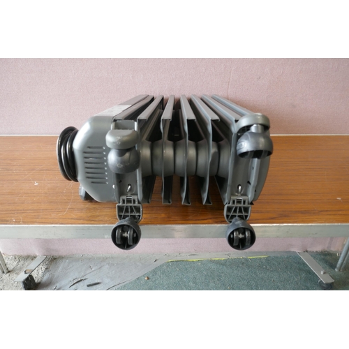 6226 - Two  DeLonghi radiators, (358-525),(360-170)  *This lot is subject to VAT