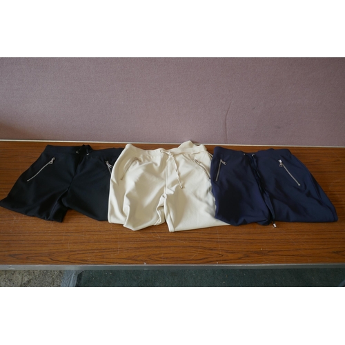 6229 - A quantity of womens clothing to include, trousers, legging, shirts, tops, lounge wear, etc. Various... 