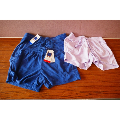 6232 - A quantity on womens clothing to include, nightwear, trousers, loungewear, etc. Various sizes and st... 