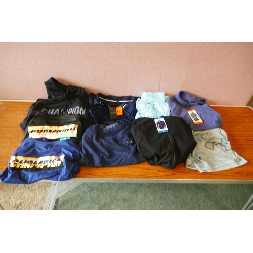 6233 - A quantity of mixed branded clothing to include, Champion, 32º Cool, Ted Baker, Under Armour, etc. V... 