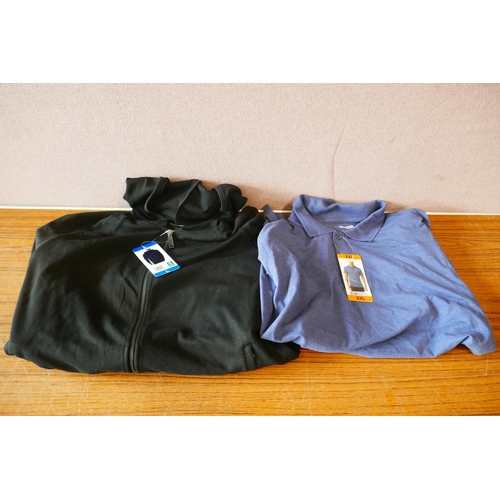 6233 - A quantity of mixed branded clothing to include, Champion, 32º Cool, Ted Baker, Under Armour, etc. V... 