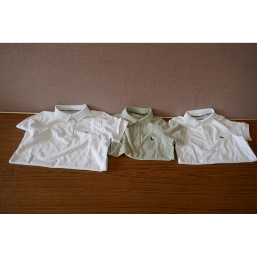 6236 - A quantity of baby and childrens clothing to include, baby grows, t-shirts and nightwear. Various st... 