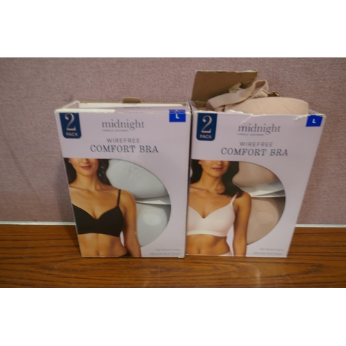 6239 - A quantity of women's underwear and socks to include Carole Hochman, Benetton and Trimtit. Various s... 