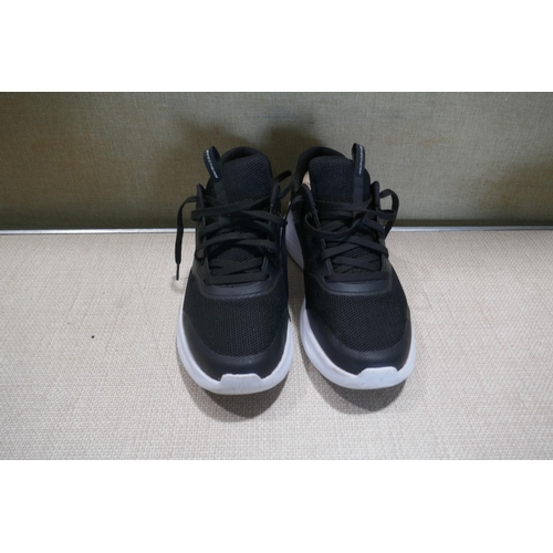 6260 - Skechers Lite Pro trainers size UK 8 *This lot is subject to VAT