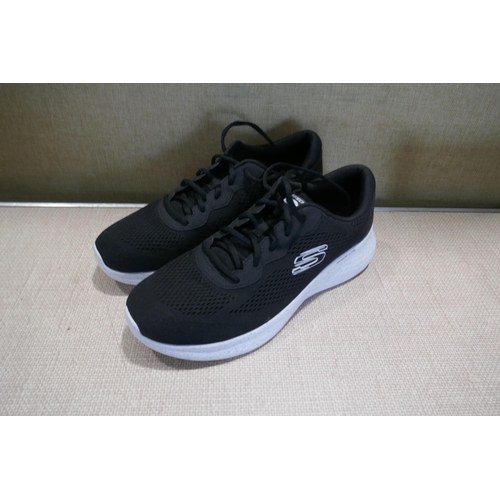 6261 - Skechers Lite Pro trainers size UK 8 *This lot is subject to VAT