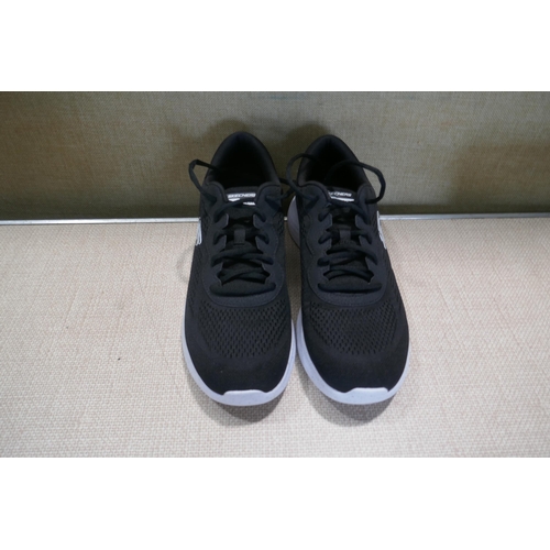 6261 - Skechers Lite Pro trainers size UK 8 *This lot is subject to VAT