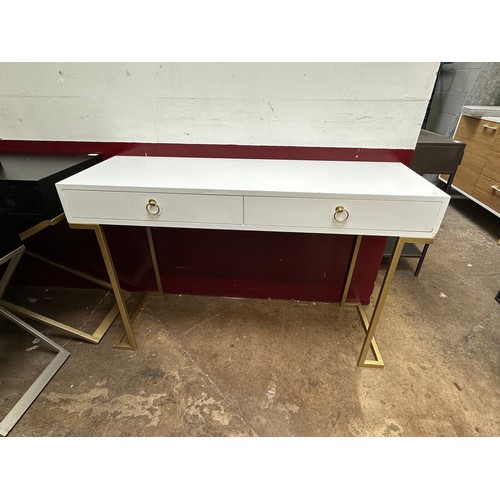 Lot 3132      