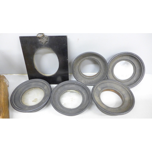 2035 - Six miniature picture frames and a pine box