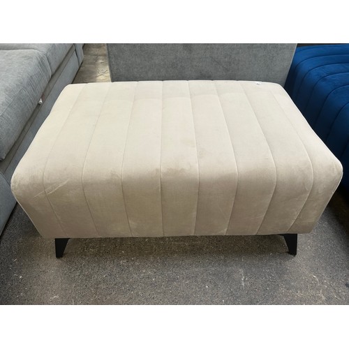 Lot 3120      