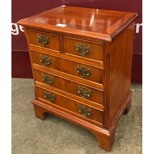 240 - A small George III style mahogany chest of drawers