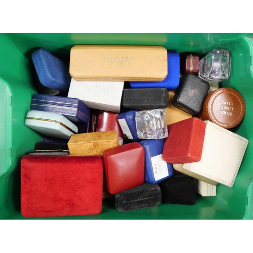 2282 - A collection of empty jewellery boxes various sizes **PLEASE NOTE THIS LOT IS NOT AVAILABLE FOR PACK... 