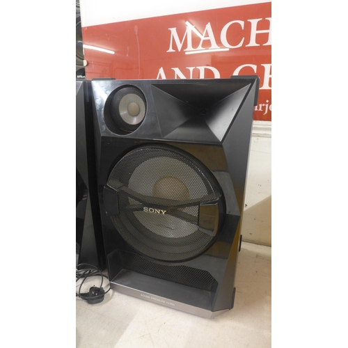 5080 - A Sony model no HCD-Shake33 compact disc receiver/home audio system with a pair of SS-Shake33 speake... 