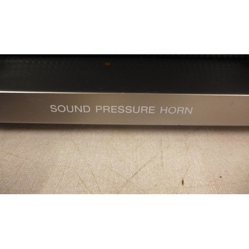 5080 - A Sony model no HCD-Shake33 compact disc receiver/home audio system with a pair of SS-Shake33 speake... 