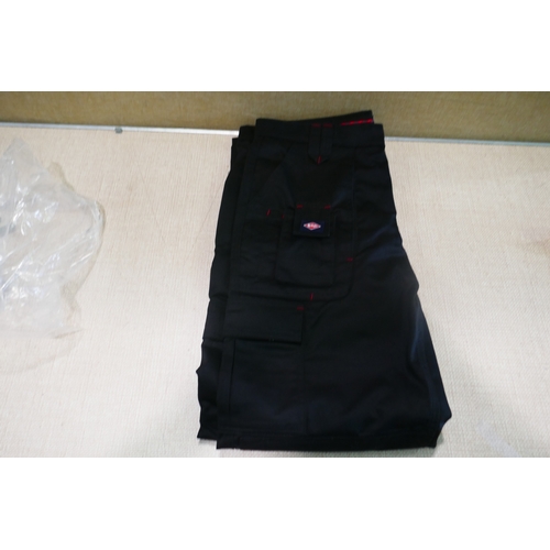 6437 - Lee Cooper workwear trousers, (36W/33L) original RRP £29.95 + VAT (AJSAm4-569) *This lot is subject ... 