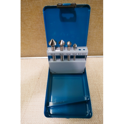6454 - Weller soldering iron and Makita counter sink drill bits, (AJSAm4-553,563) *This lot is subject to V... 